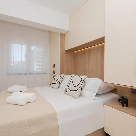 Appartamento With Parking Space - 24631