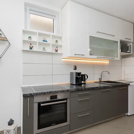 Apartman With Parking Space - 24631