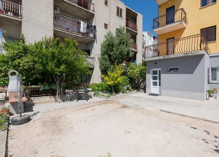 With Parking Space - 24631 Apartament Split